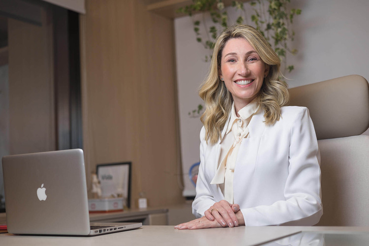 Médica Especialista em Fertilidade, fundadora da Clínica de Reprodução Humana Begin Clinic